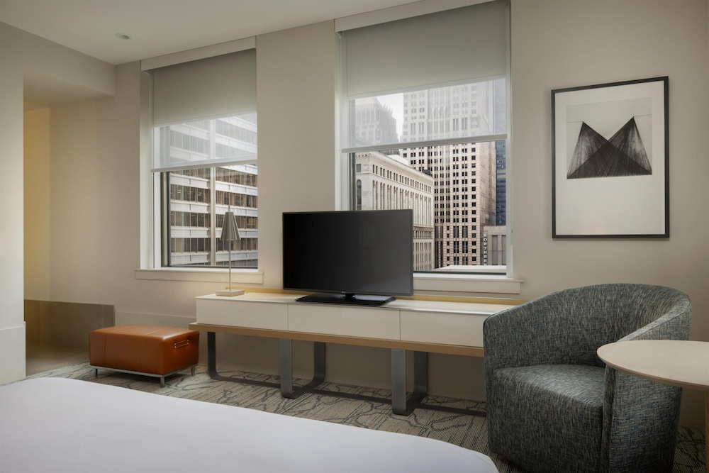 Hyatt Centric The Loop Chicago 72/79