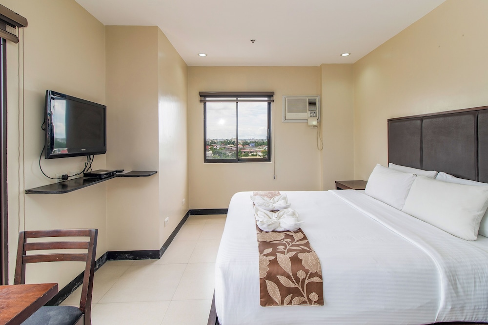 SUITE, KING BED