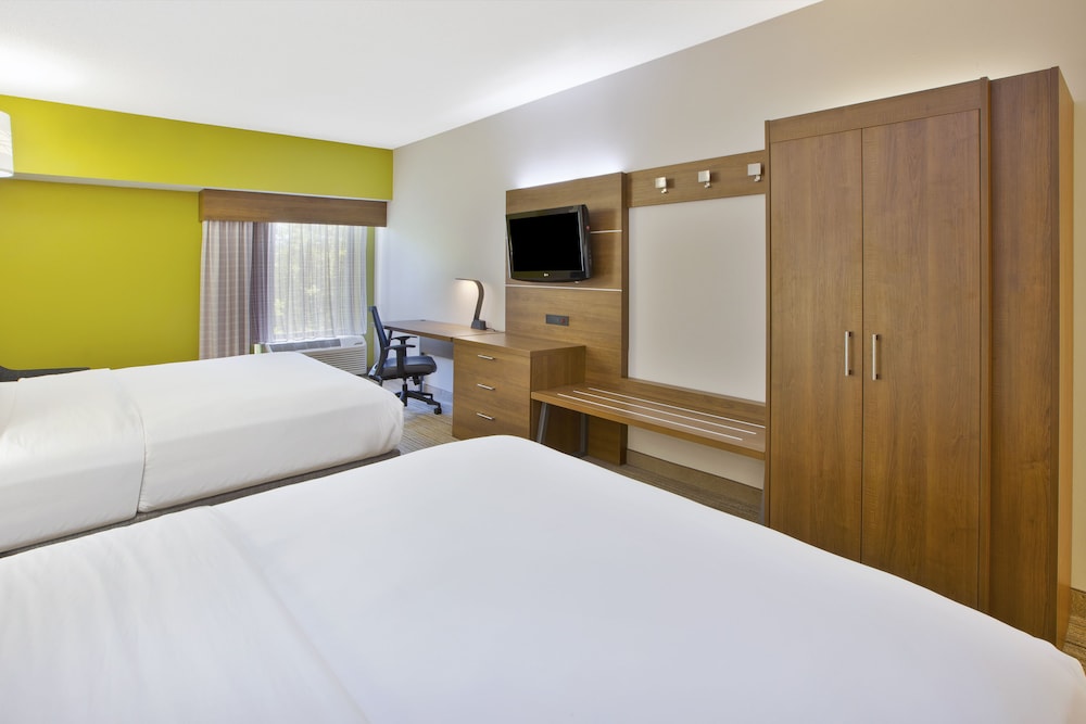 Standard, Queen Bed