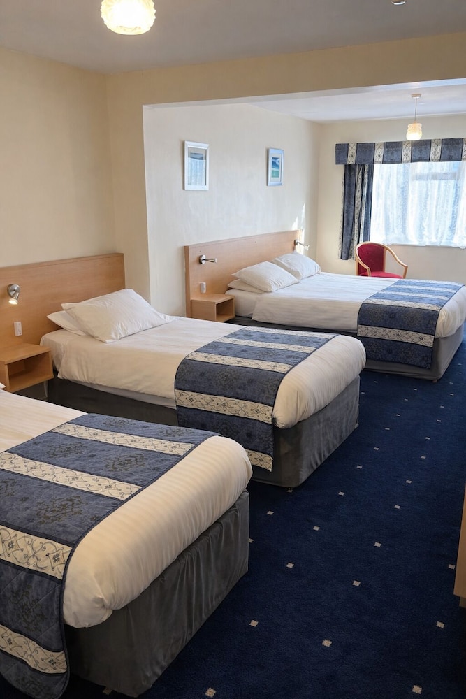 LAGUNA HOTEL 14/39