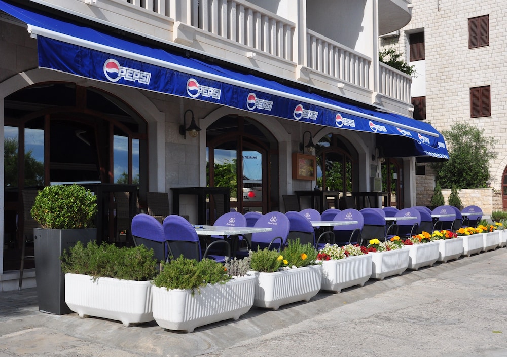 Hotel Krilo 8/71