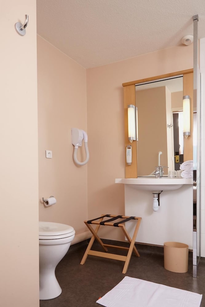 ibis Styles Saint Etienne Gare Chateaucreux 22/65