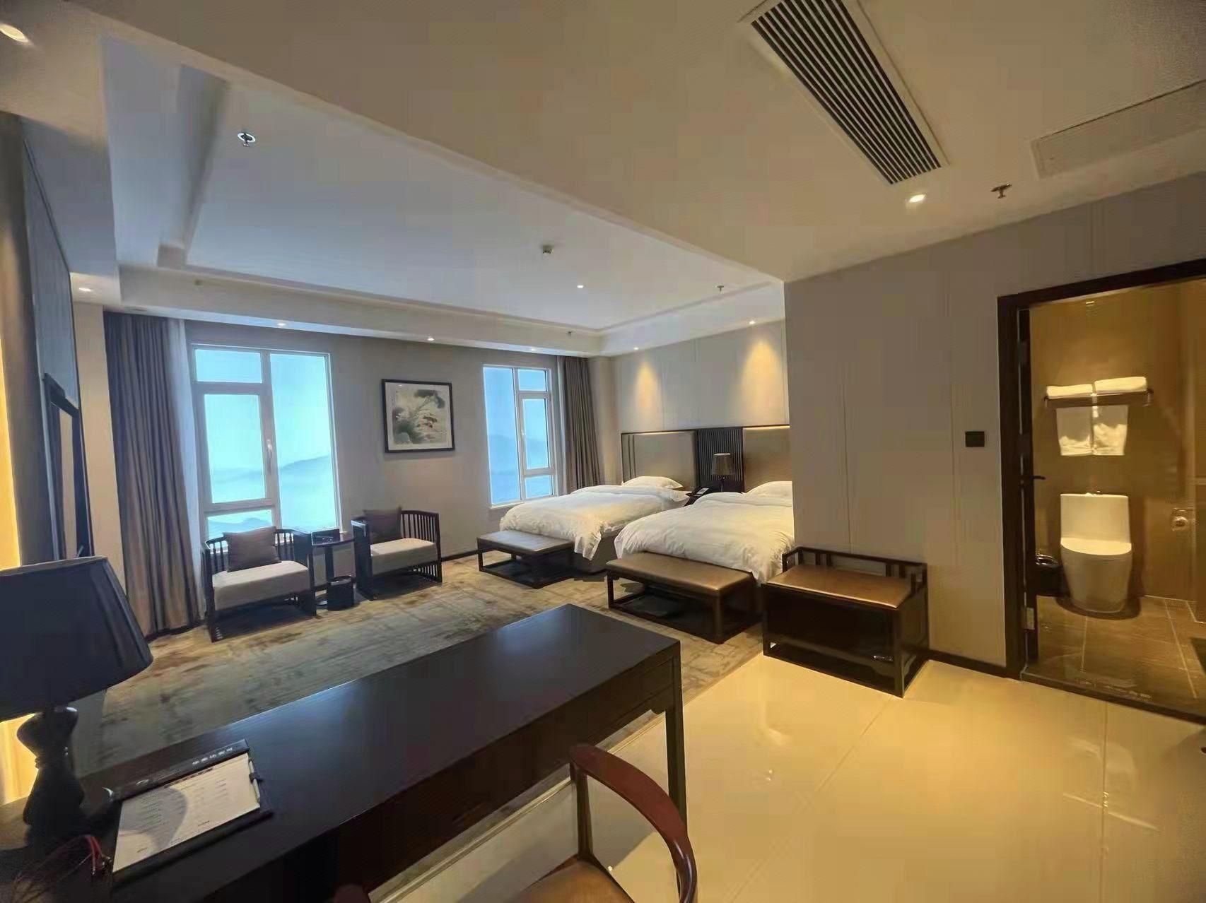 Ramada Encore by Wyndham Linqu Downtown 21/37