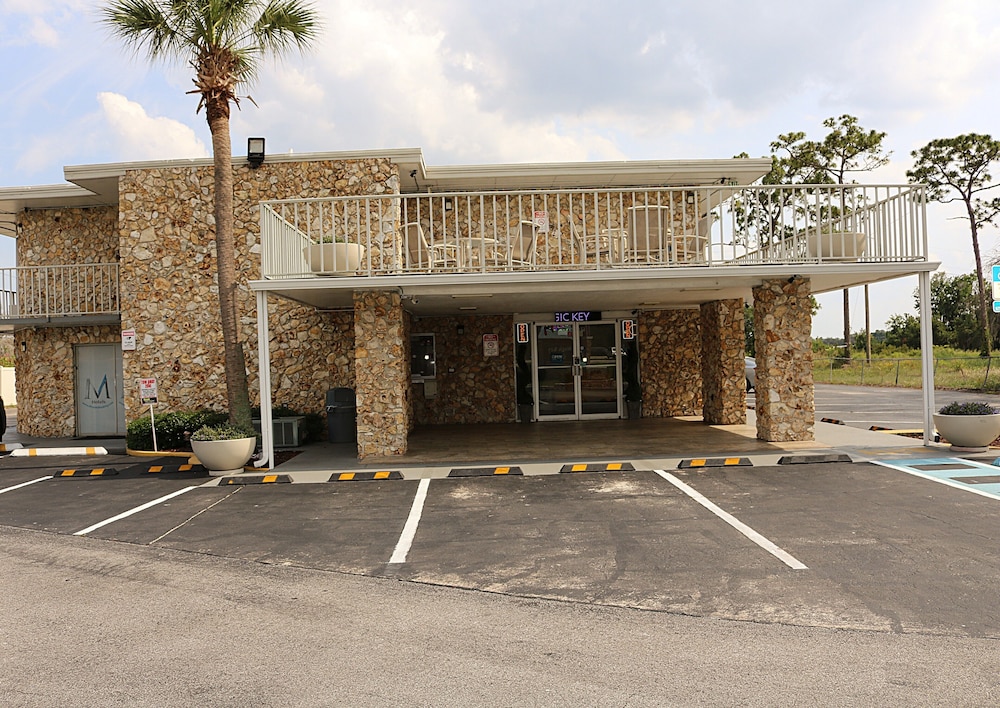 Magic Key Resort 59/68
