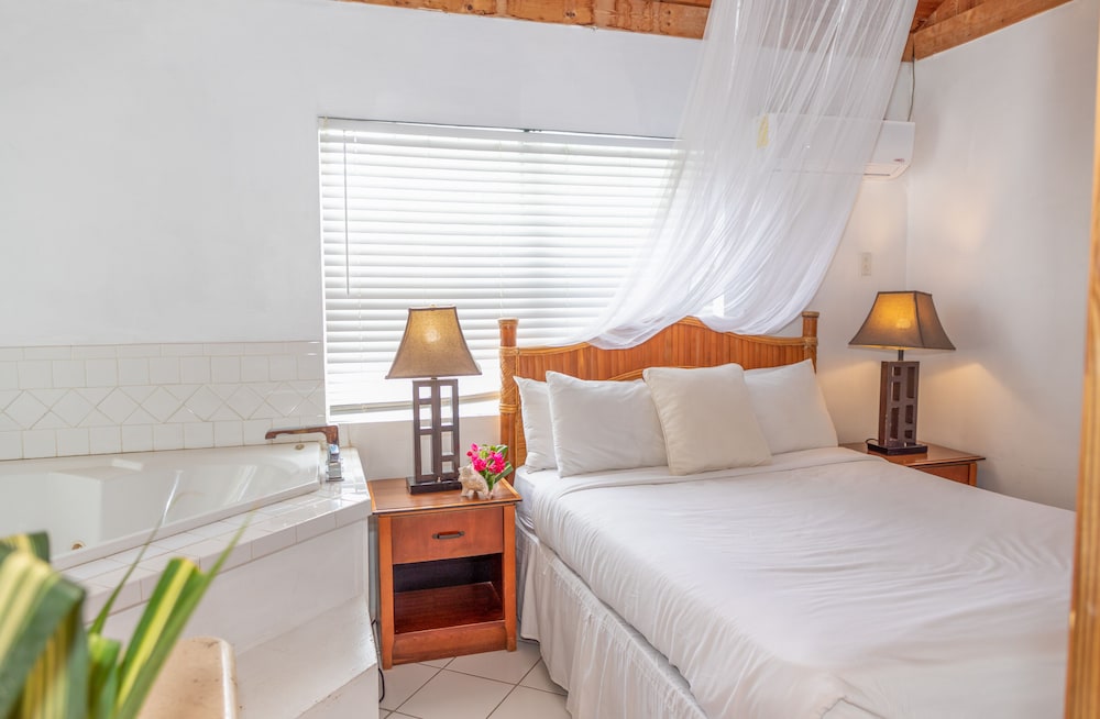 Tingum Village Hotel 10/50