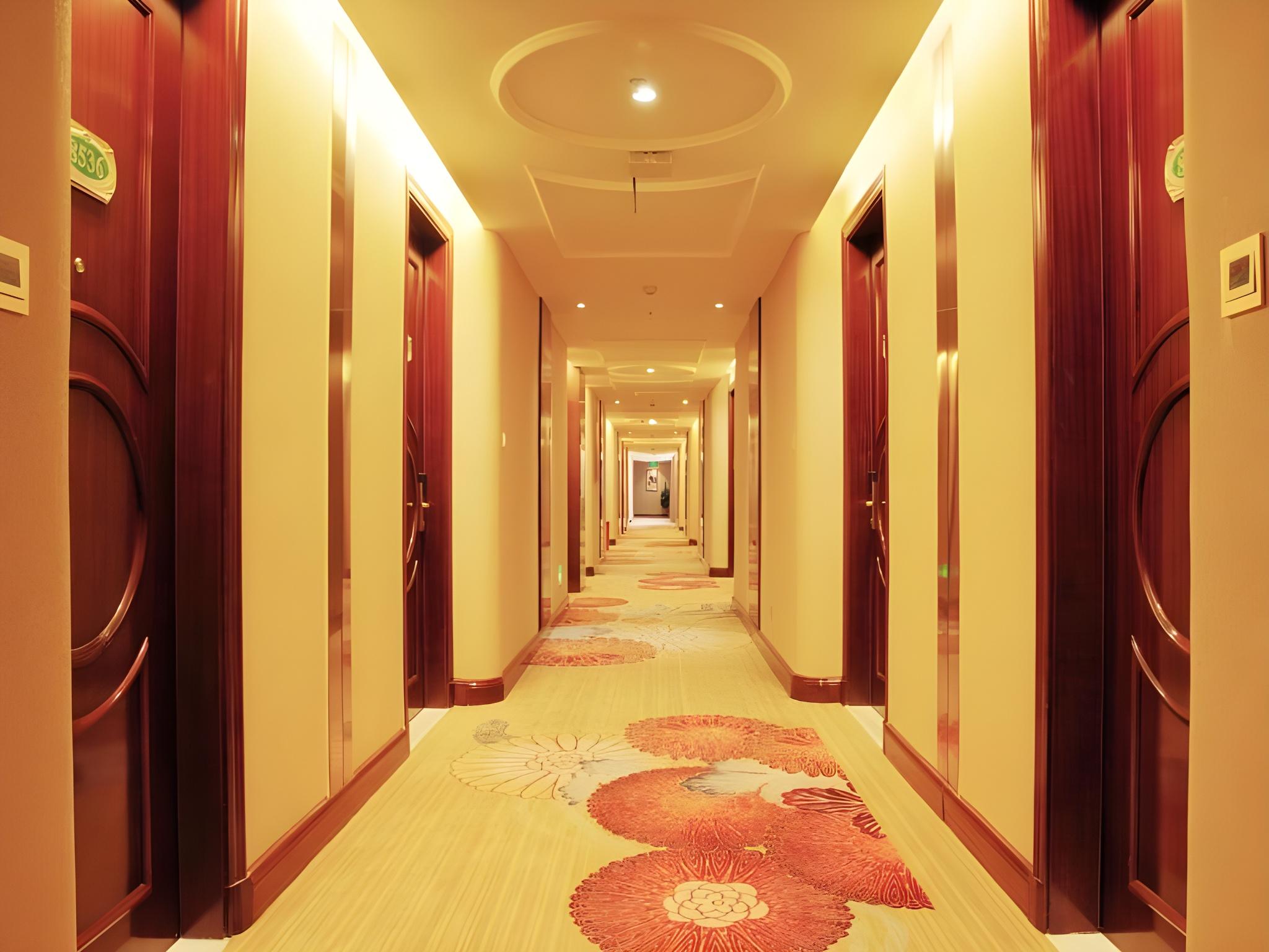 Vienna Hotel Guangzhou Panyu Changlong Shiqiao Metro Station 37/50