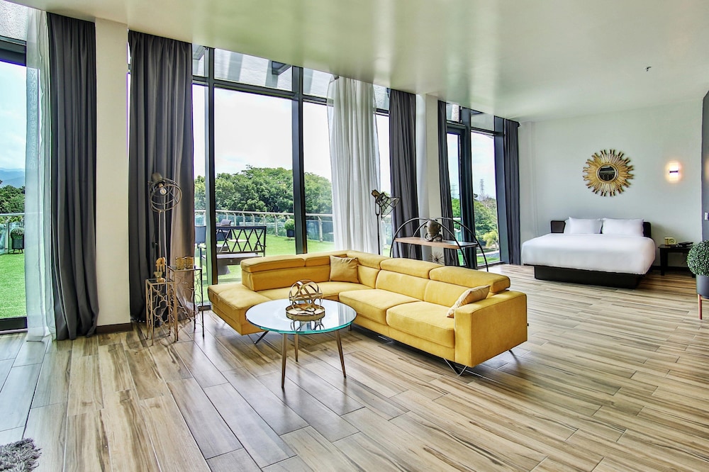 Aloft Ponce 25/50
