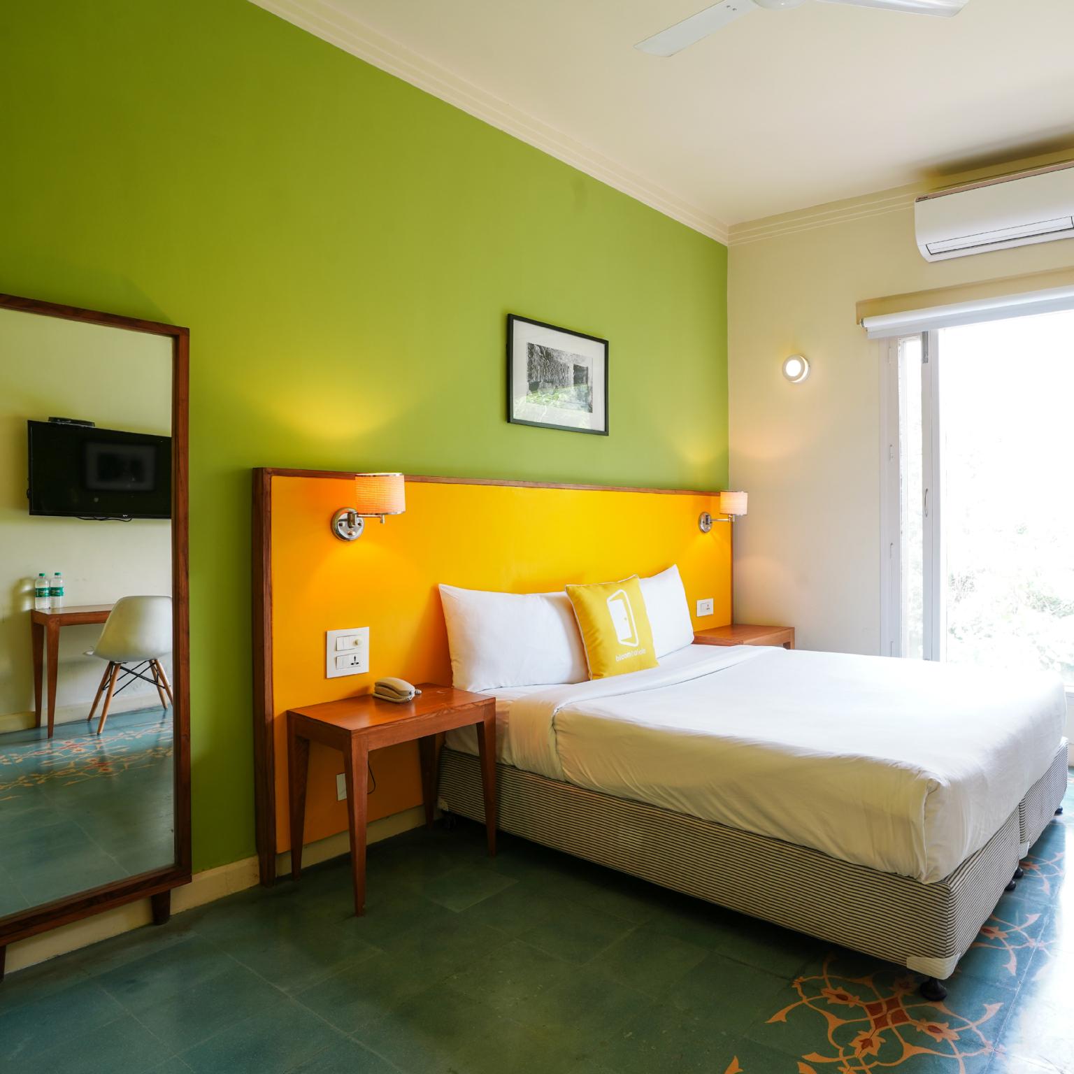 DELUXE, DOUBLE BED