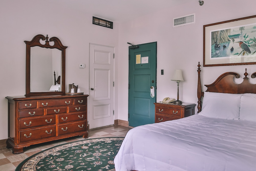 The Lodge At Wakulla Springs 18/59