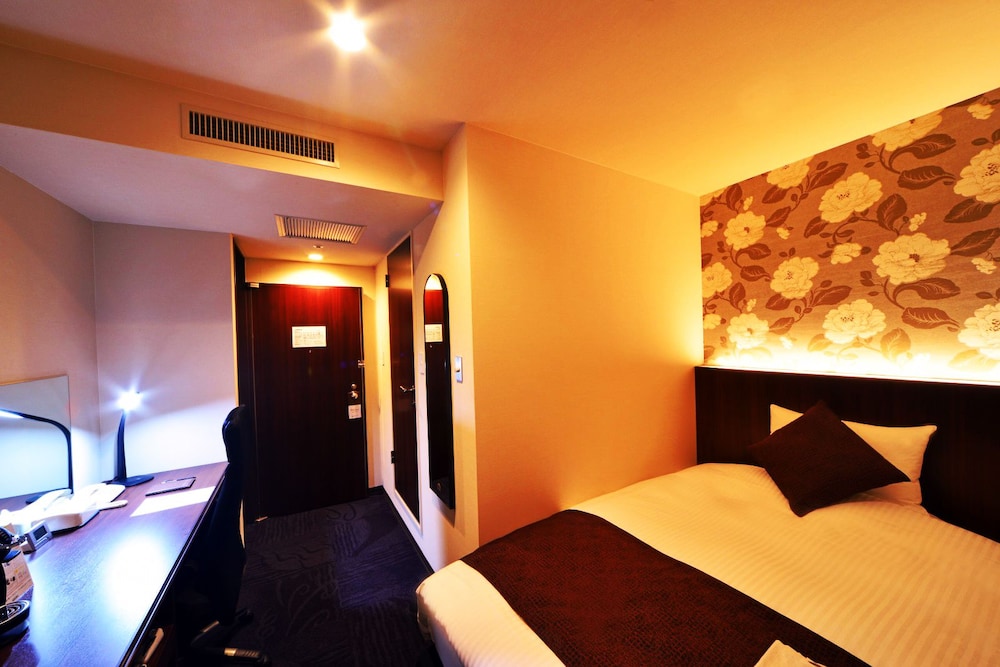 ROOM, DOUBLE BED