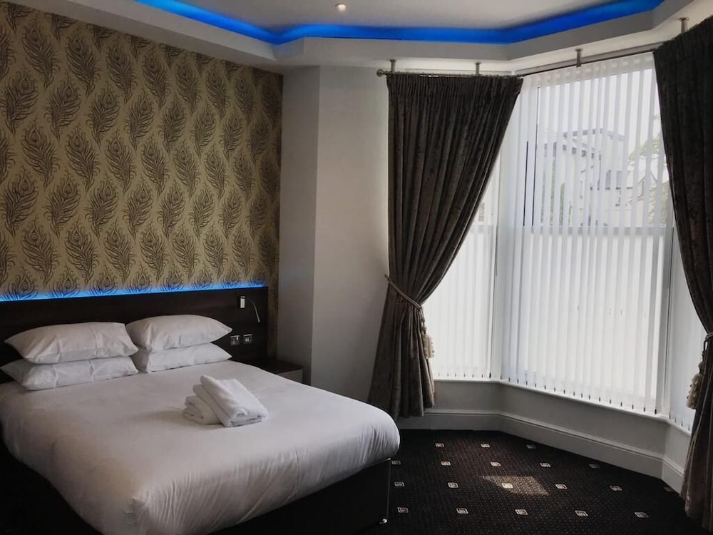 Marlborough Hotel 15/42