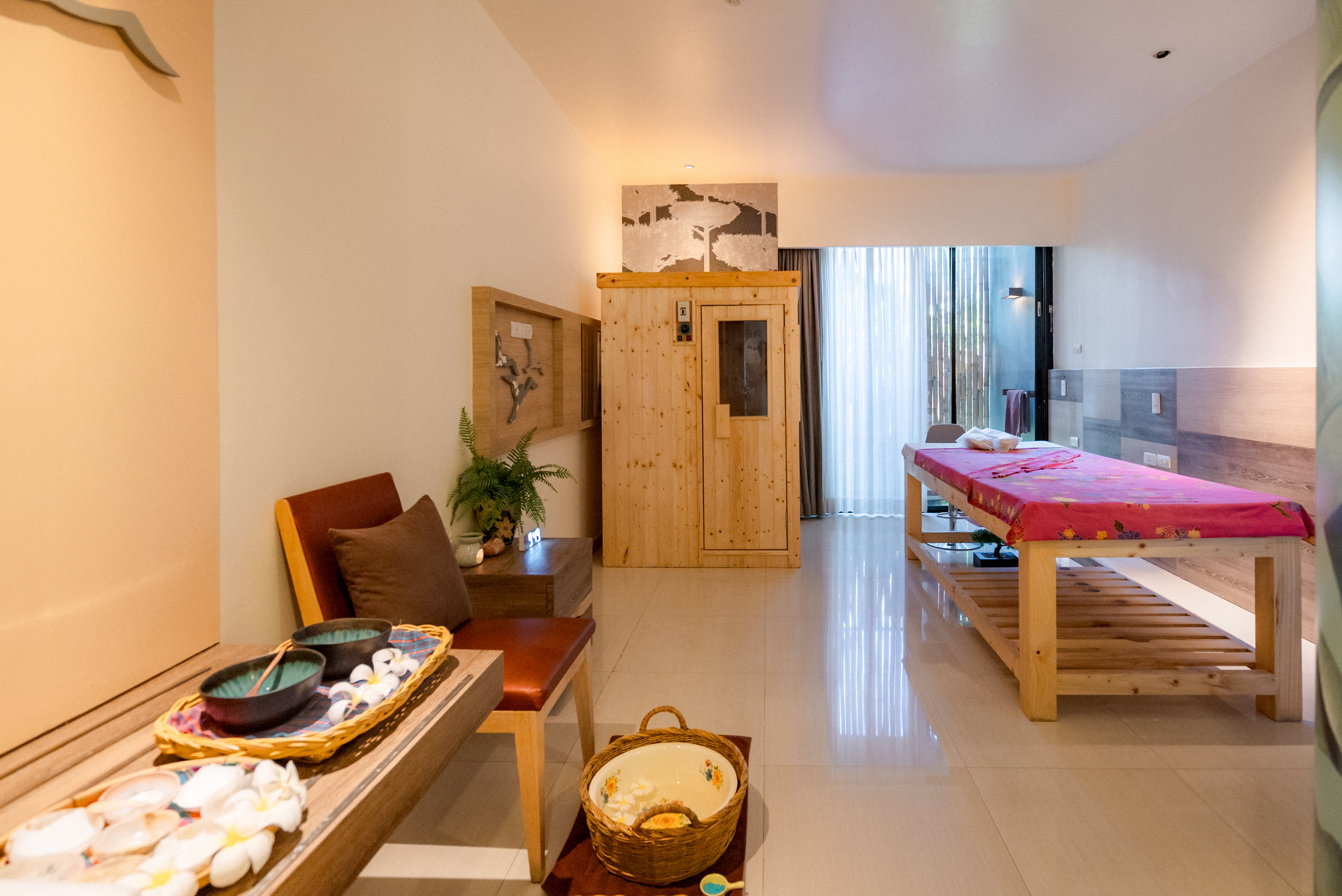 Holiday Inn Express Phuket Patong Beach Central 81/82
