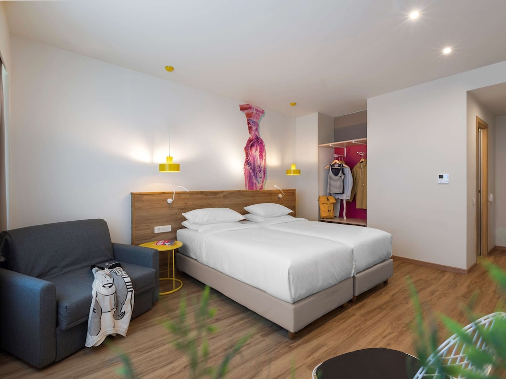 Ibis Styles Athens Routes 17/49