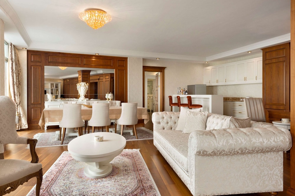 Ramada by Wyndham Baku 42/59