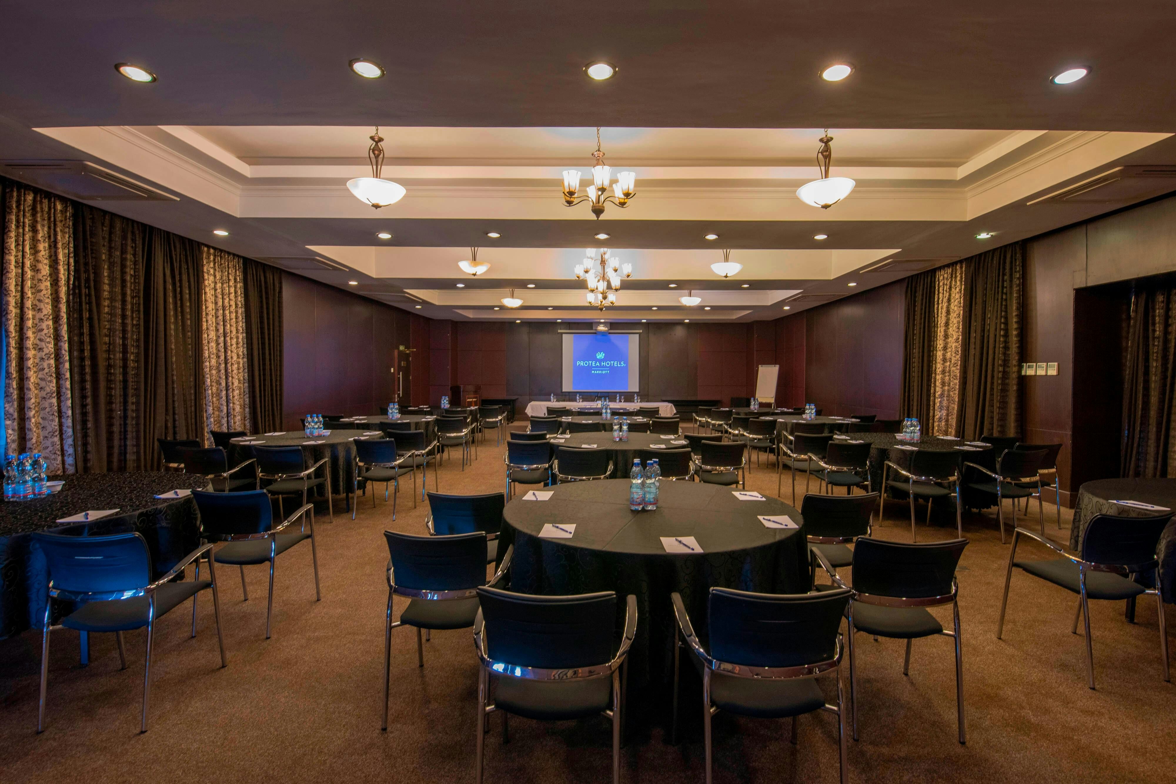 Protea Hotel by Marriott Dar es Salaam Courtyard 40/49