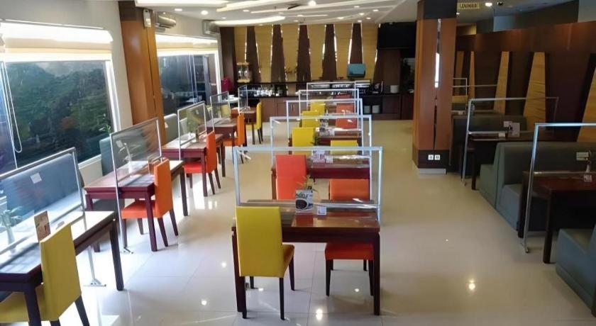 Jelita Bandara Banjarbaru 24/39