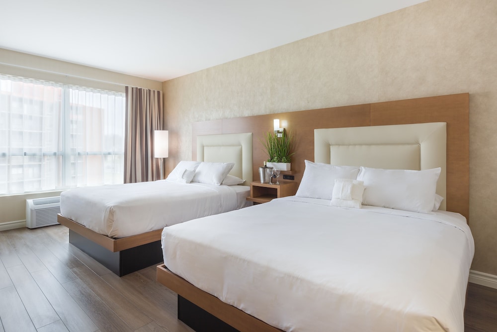 Universel Hotel 16/75