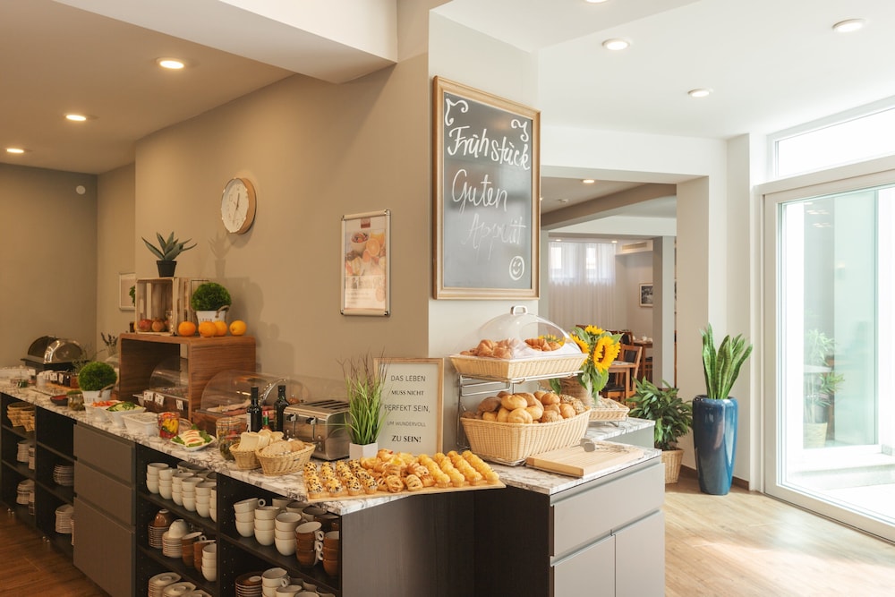 Garner Hotel Stuttgart - Zuffenhausen By IHG 52/61