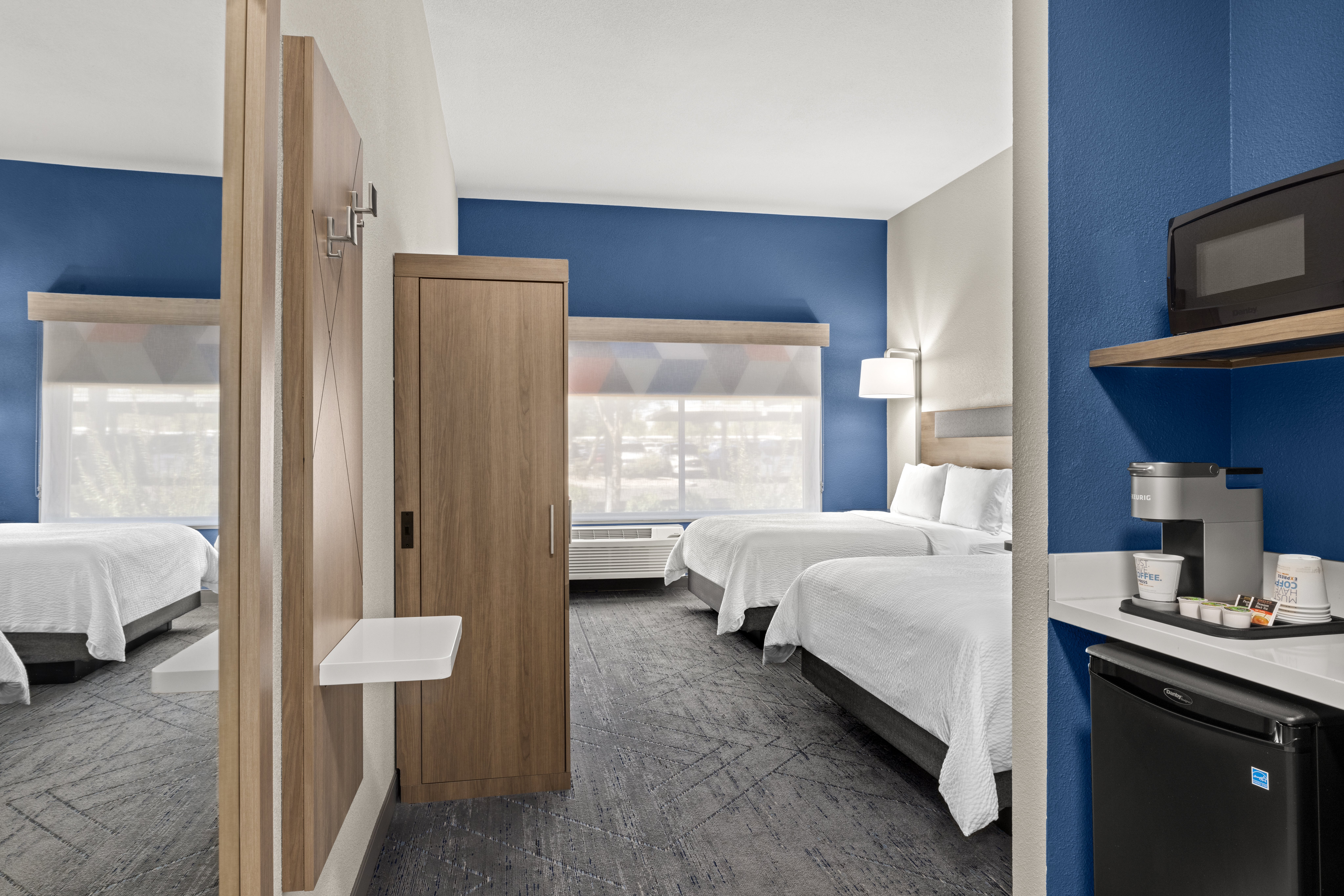 Standard, 2 Queen Beds, Holiday Inn Express & Suites - Phoenix West - Tolleson an IHG Hotel 8/9
