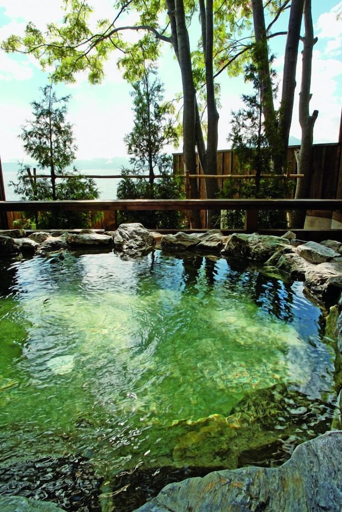 Lakeside Villa Suimeikaku 12/23