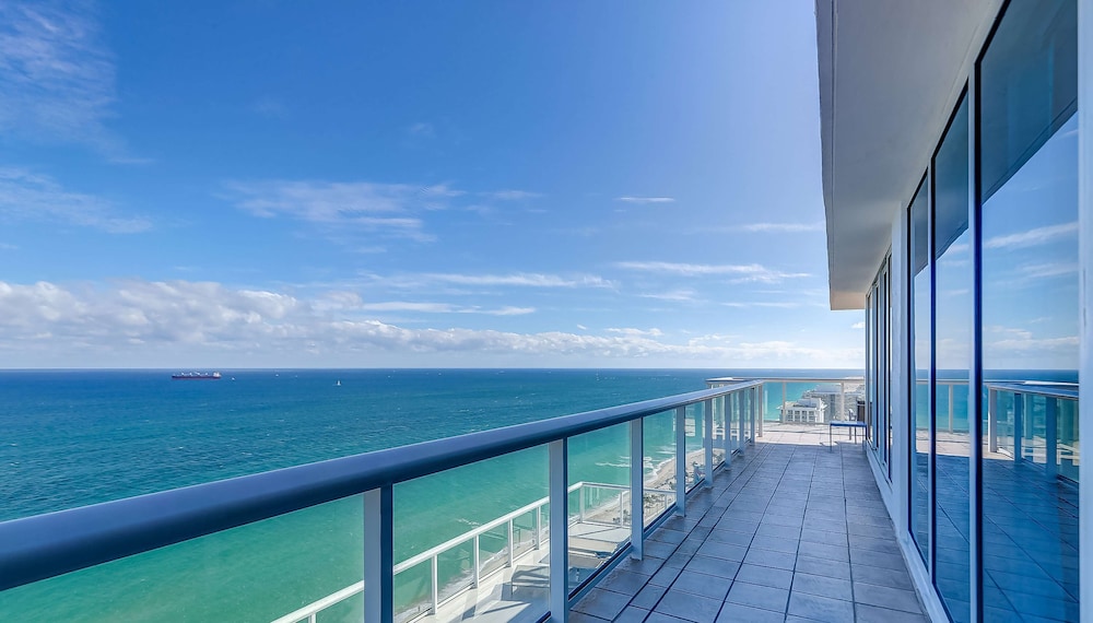 Beach House Fort Lauderdale, a Hilton Resort 36/77