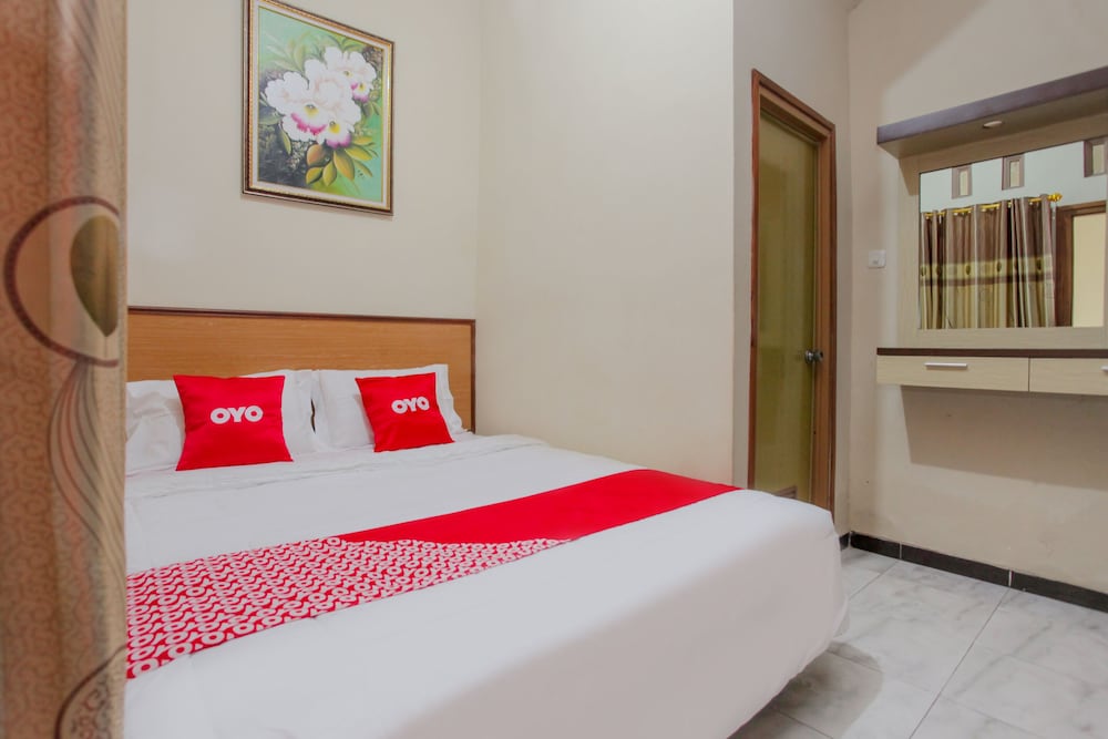 OYO 1692 Villa Akbar 3 17/48