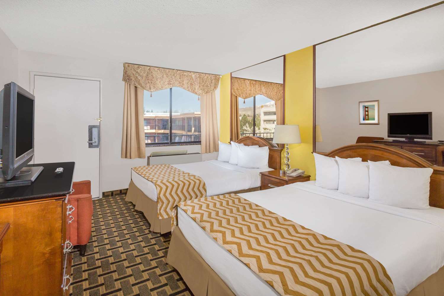 Travelodge by Wyndham Reno Downtown 14/37