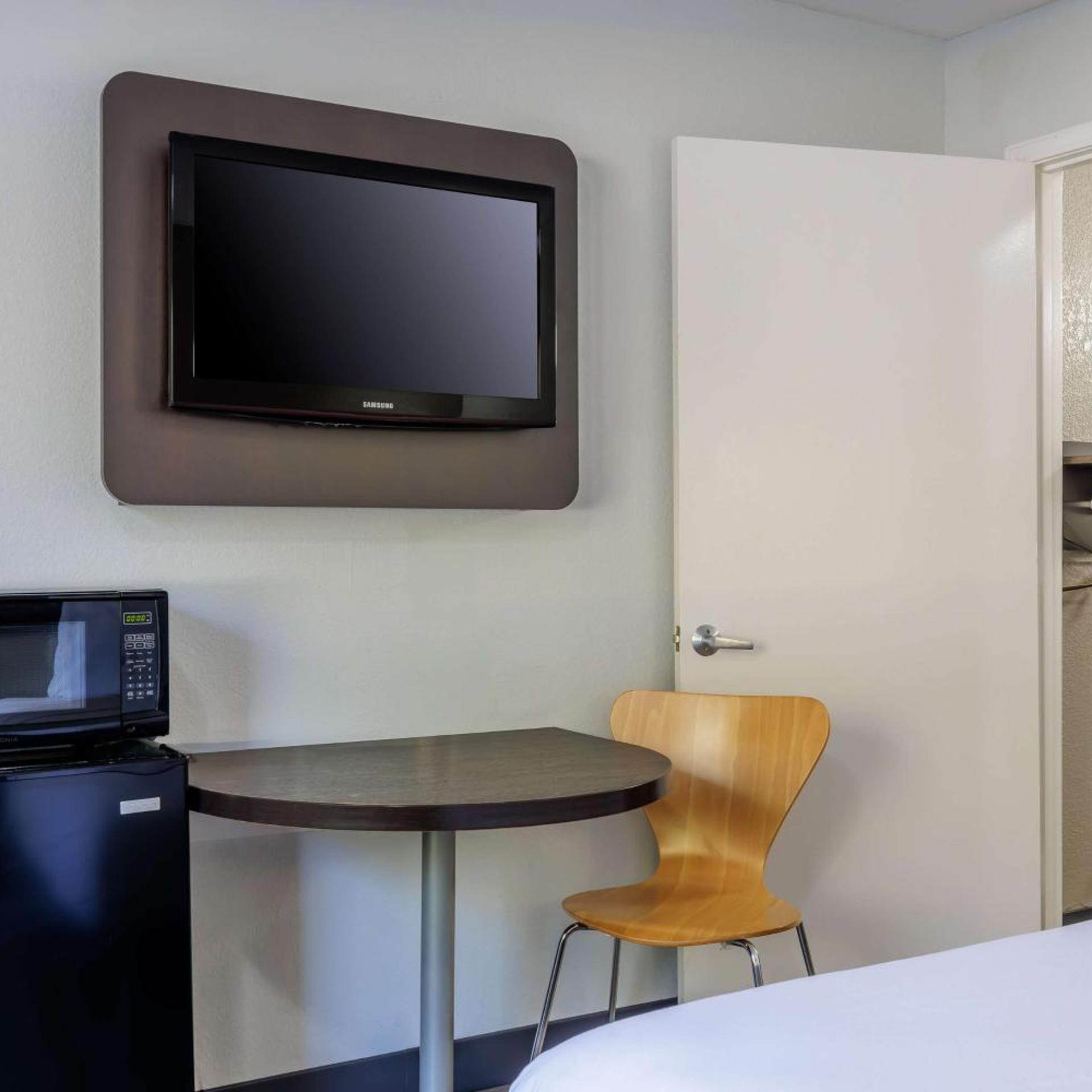1 Queen Bed - Hearing Accessible، Motel6 Elizabethtown, KY 8/10