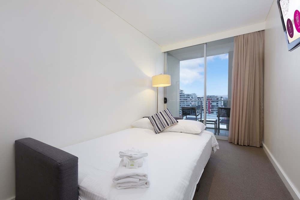 Sage Hotel Wollongong 35/75