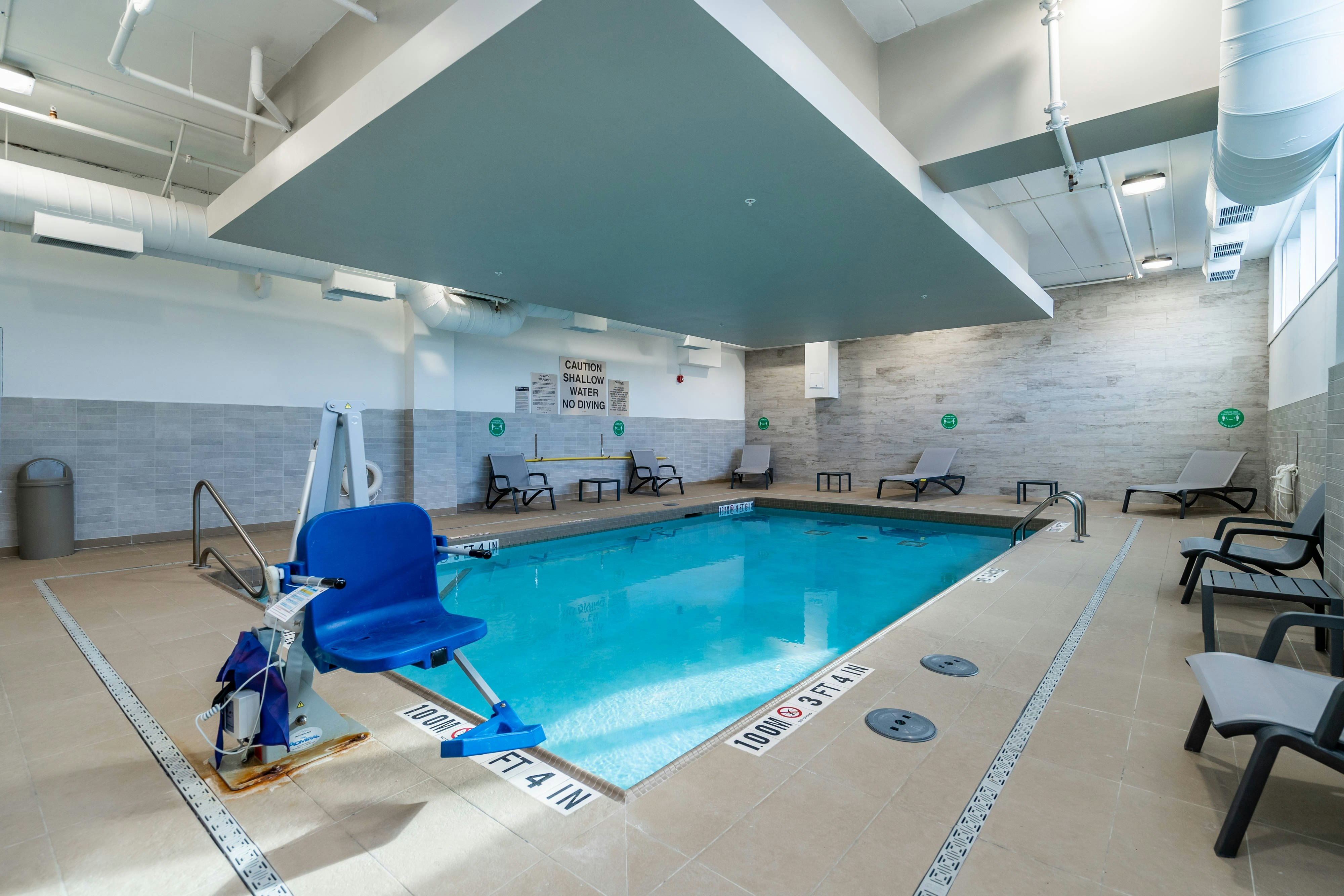 Courtyard By Marriott Burlington 28/47