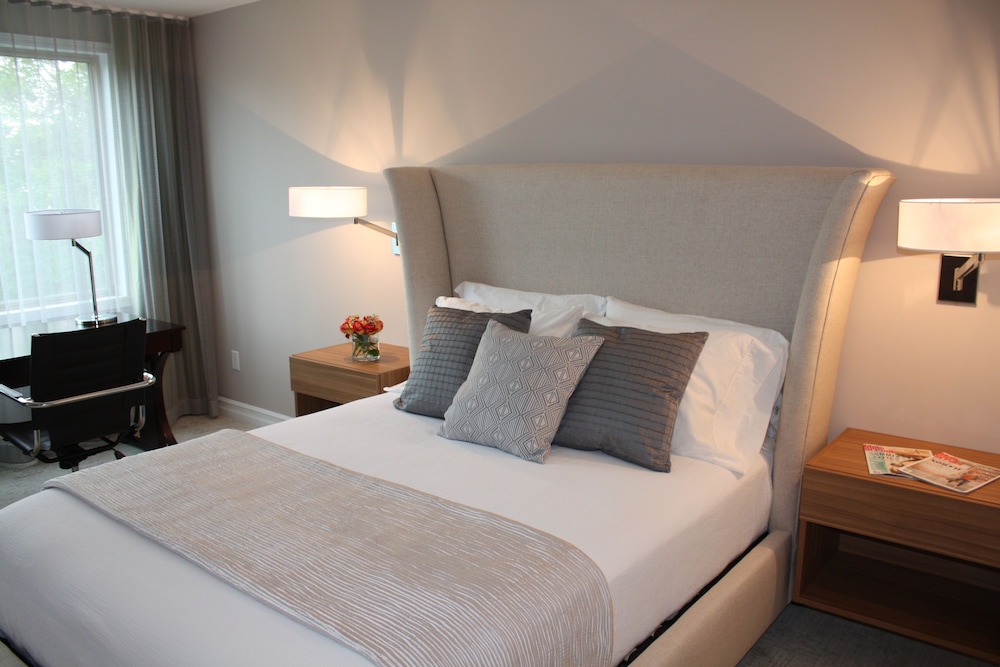 EXECUTIVE, SINGLE, QUEEN BED