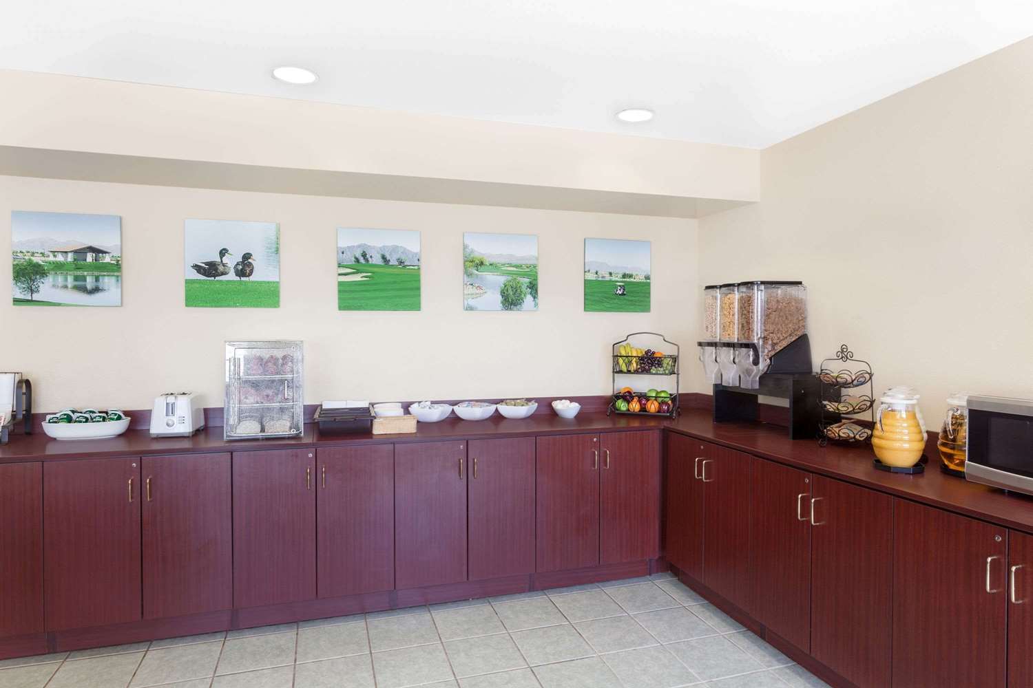 Microtel Inn & Suites by Wyndham Wellton 2/9