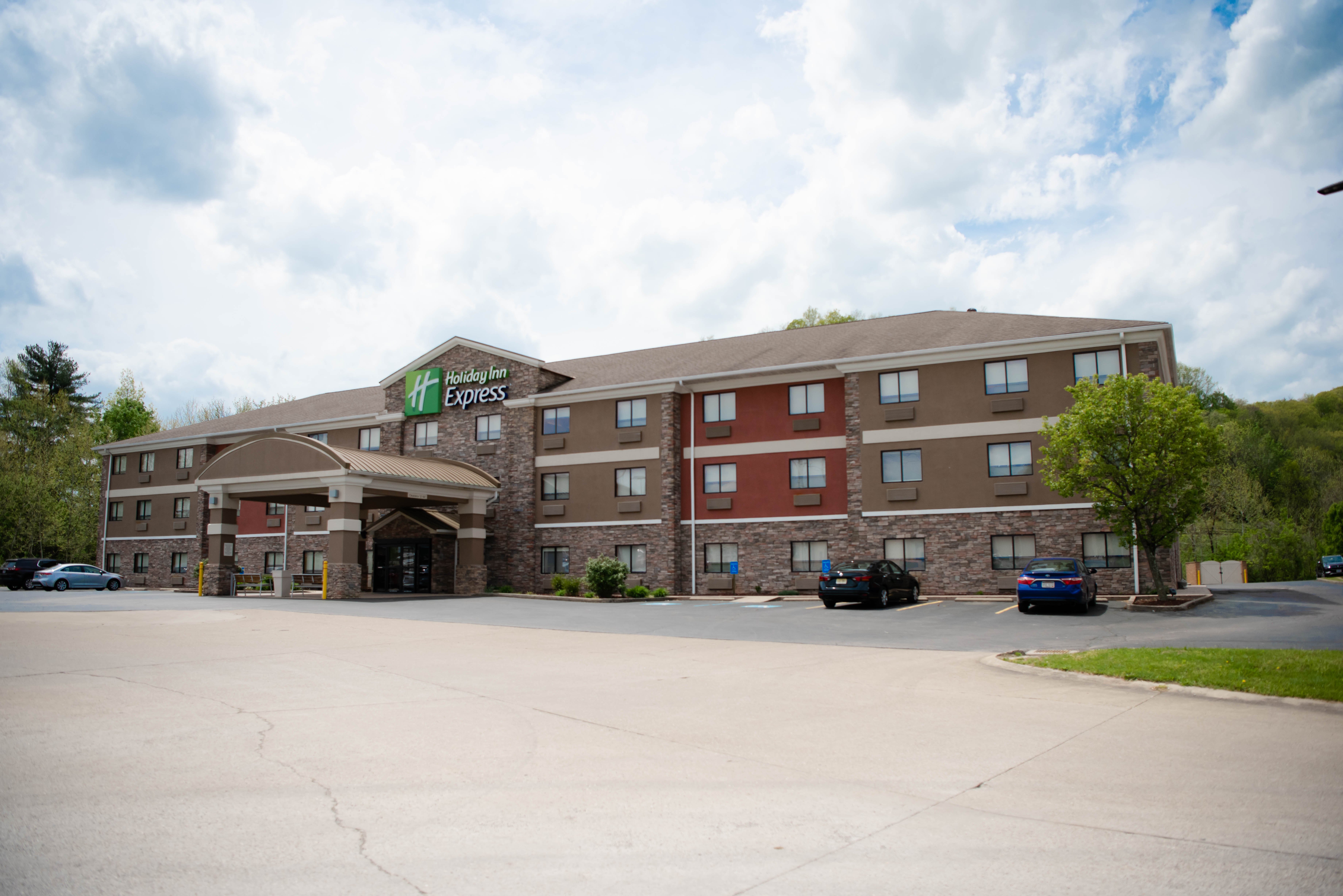 Holiday Inn Express Winfield 45/50