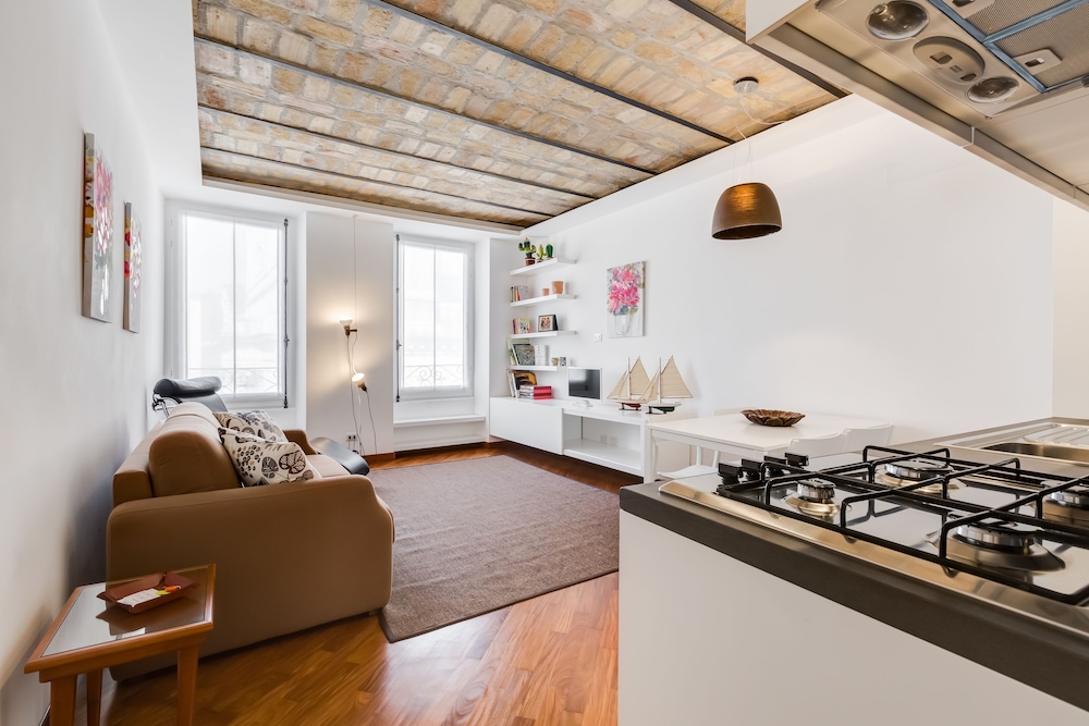 Piazza Navona-Coronari House 3/24