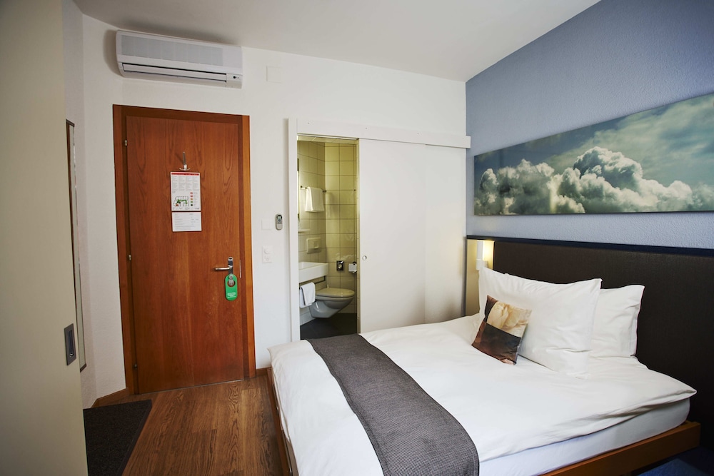 Bristol Hotel Zurich 15/50