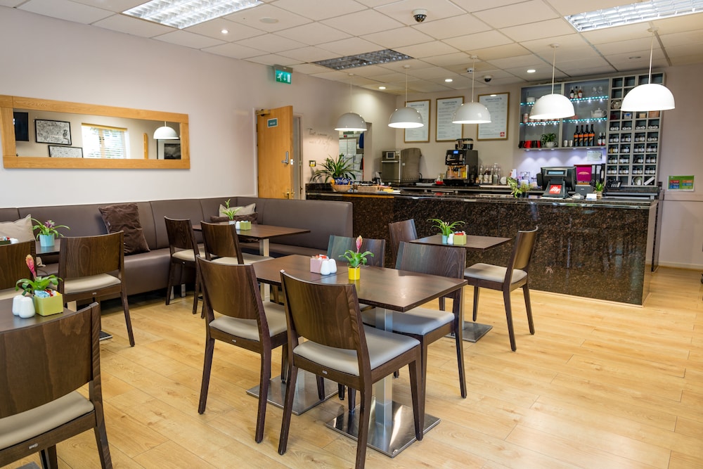 Churchill Court Hotel 42/59