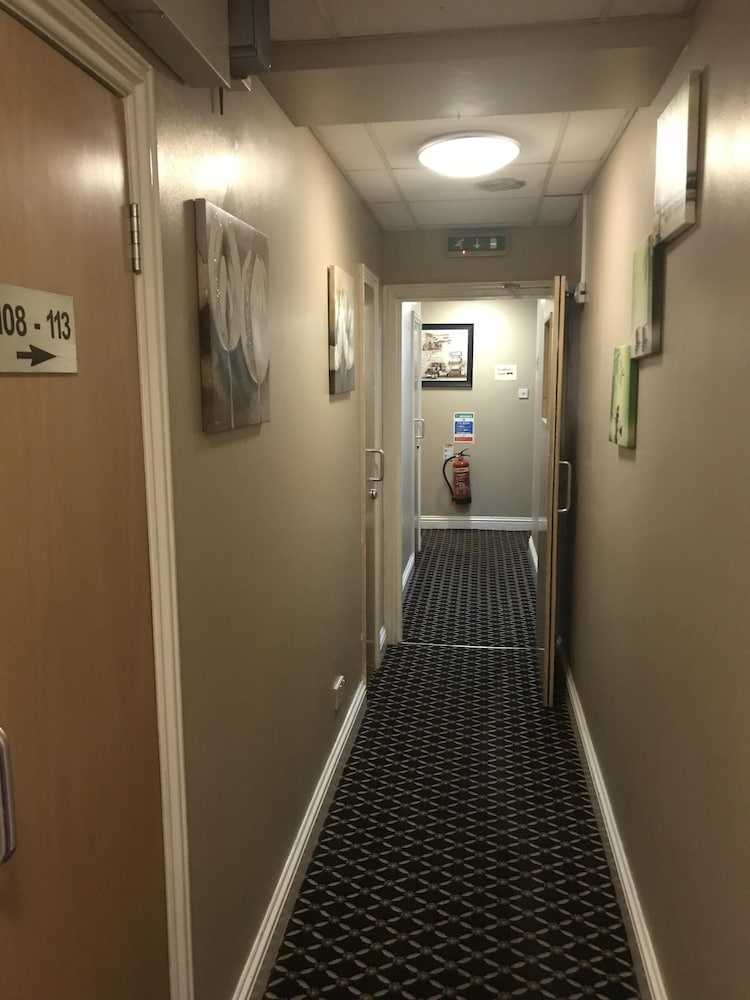 Pacific Inn London Heathrow (ex. Essex Inn Hotel) 4/34