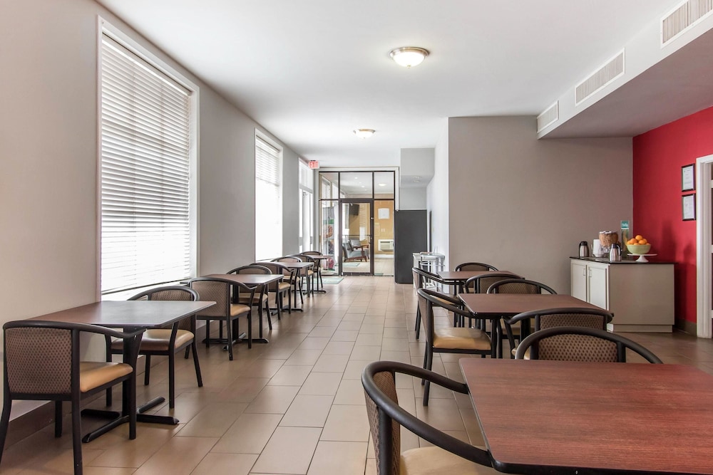 Quality Inn Downtown Historic District 20/32