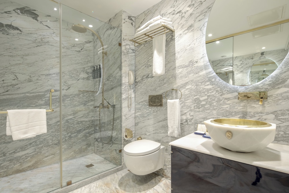 Sura Design Hotel & Suites 66/68