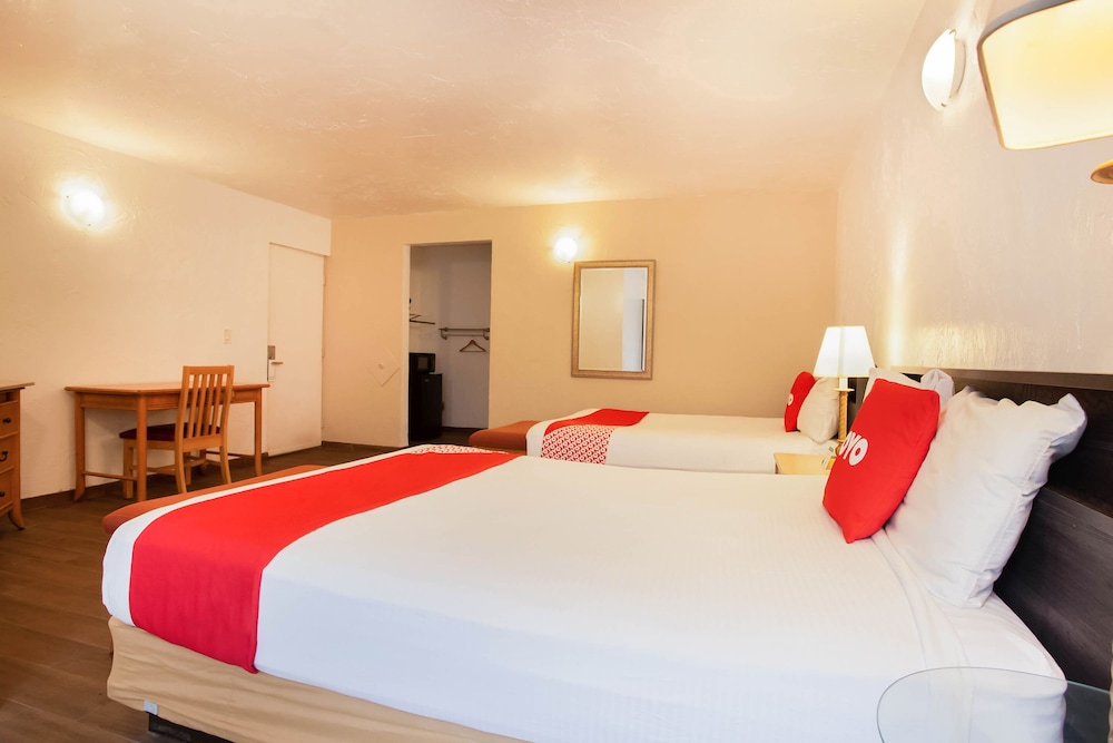 OYO Waterfront Hotel Cape Coral/Fort Myers, FL 10/51