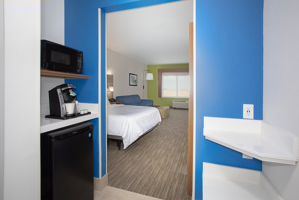 Holiday Inn Express & Suites Goodland I-70 42/45