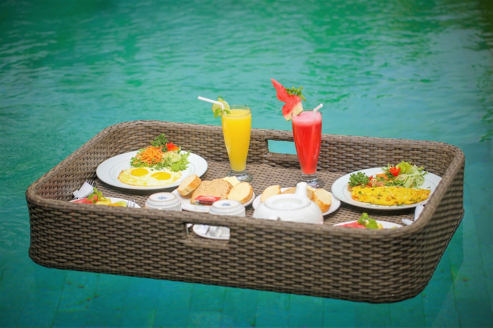 Three Gold Luxury Private Villas 31/50