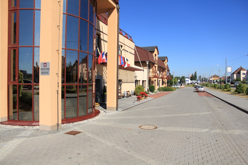 Primavera Hotel And Congress Centre 47/59