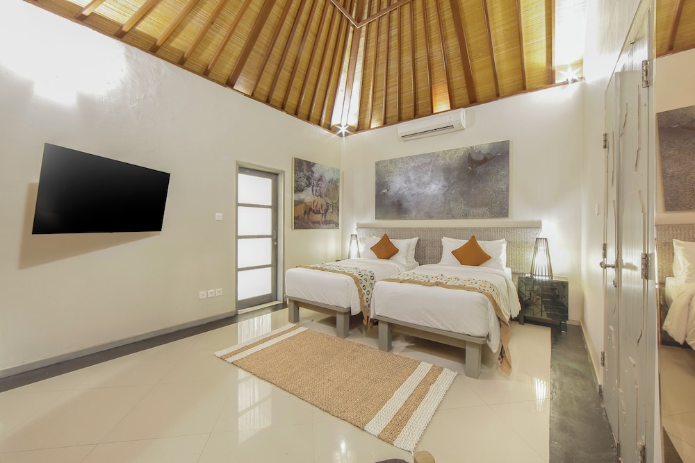 THE DAMPATI VILLA 11/25