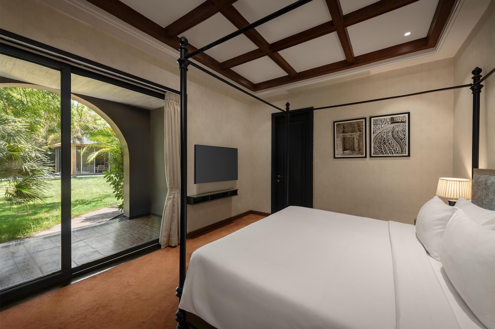 Villa, King Bed, Private Pool, Gazebo, Garden Area