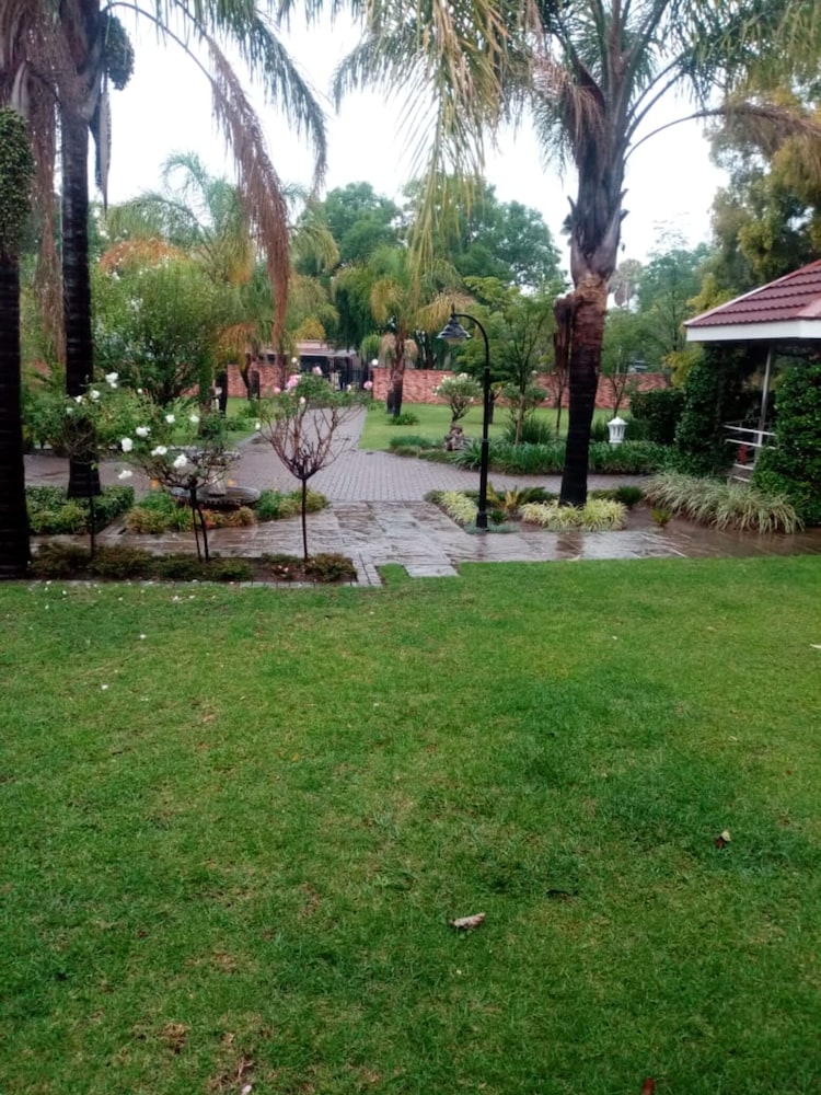 The Hills Guest House 33/50