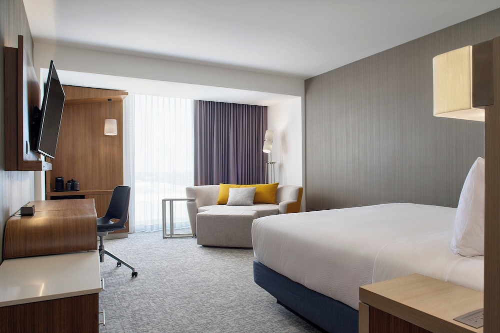 Standard, King Bed, City View, Sofa
