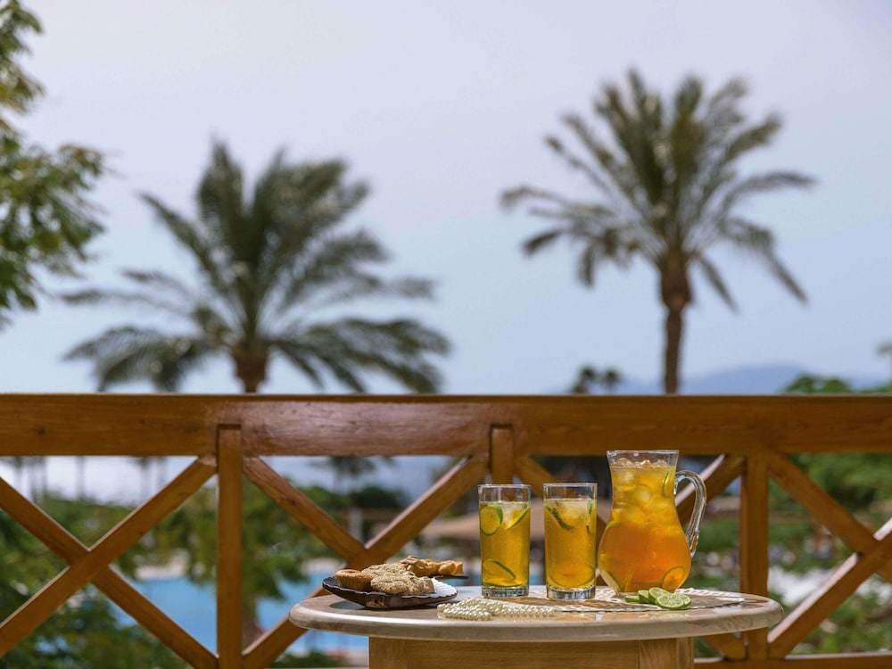 Movenpick Taba 8/76