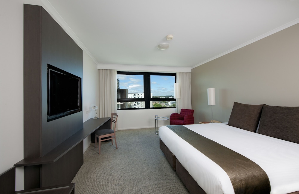 Mantra Parramatta 18/72