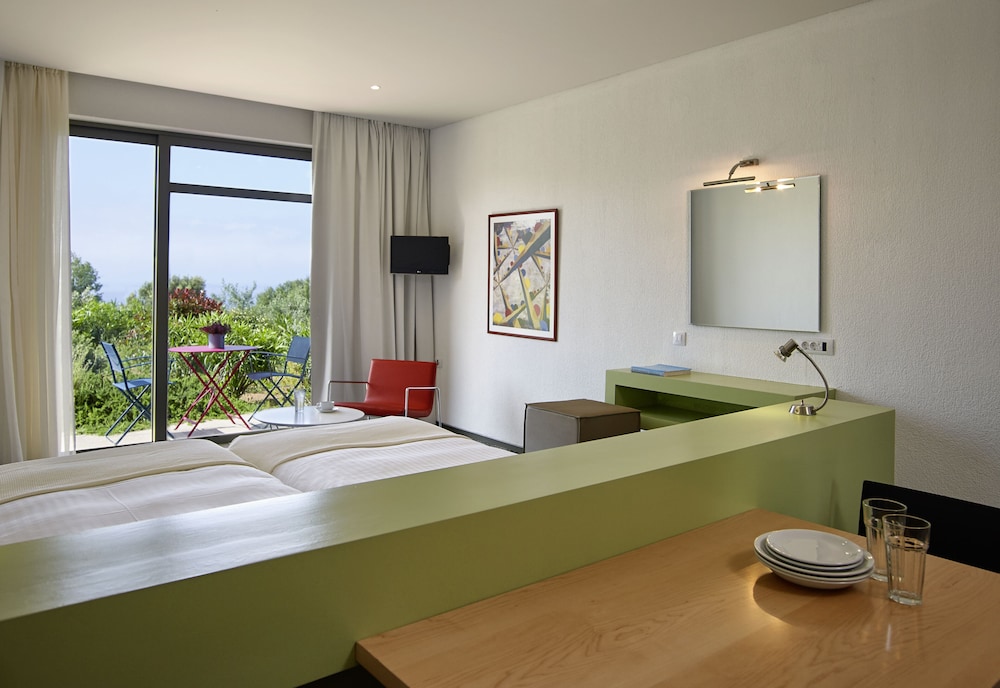 Leivatho Hotel 28/70